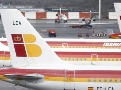 Aviones de Iberia en la terminal 4 del aeropuerto de Barajas.