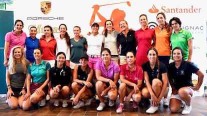 Varias de las jugadoras posan antes de comenzar el torneo.