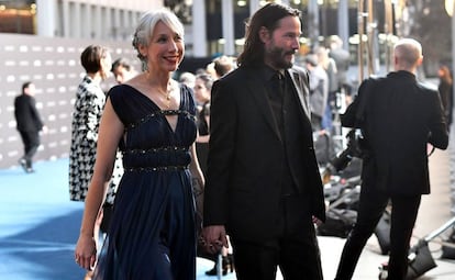 Keanu Reeves y Alexandra Grant en la gala del LACMA en Los Ángeles.