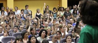 Asamblea de profesores en un instituto público de Madrid, la semana pasada, contra los recortes educativos.
