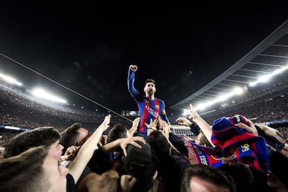 Messi, en el Camp Nou tras el 6-1 al PSG.