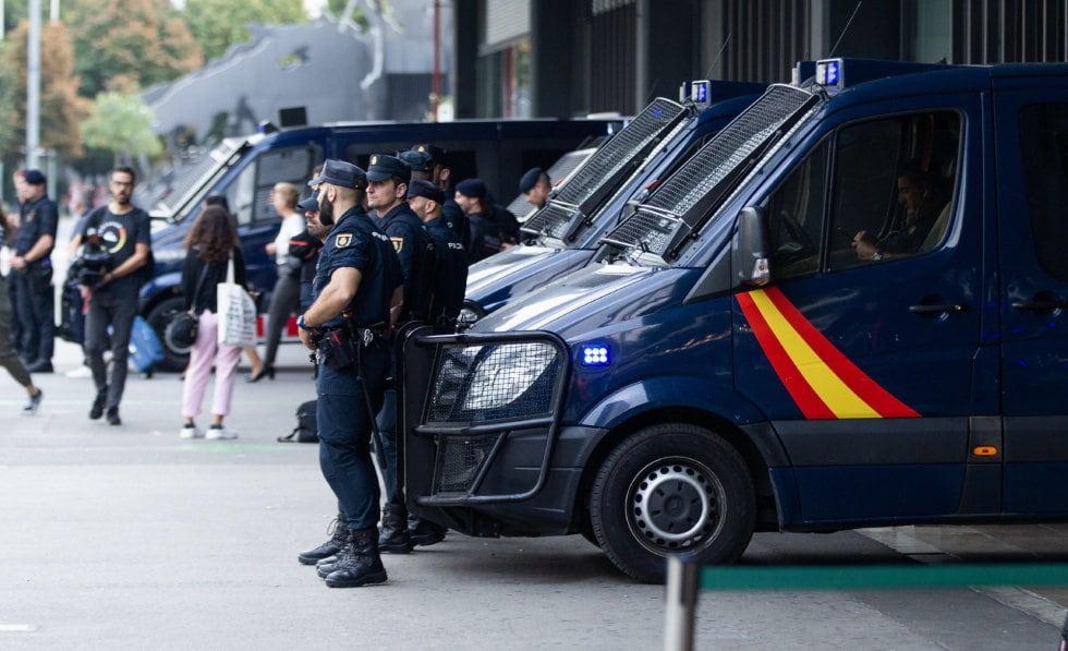 Detenido en el aeropuerto de Barcelona el sospechoso de haber matado a sus dos compañeros de piso en Italia 