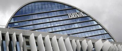 Fachada de la sede corporativa del BBVA.  