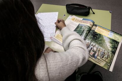 Una clase de historia en Bachillerato en Valencia.