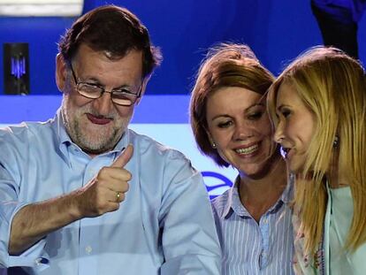 Mariano Rajoy with party secretary Dolores de Cospedal and Madrid premier Cristina Cifuentes.