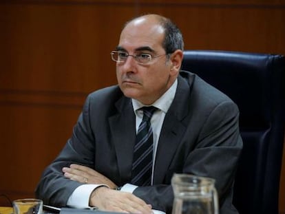 El consejero de Salud, Jon Darpón, en su comparecencia en el Parlamento.