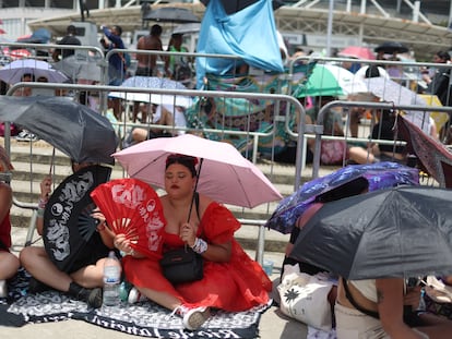 Fanáticos esperan antes del concierto de Taylor Swift en Río de Janeiro, Brasil, el 18 de noviembre 2023.