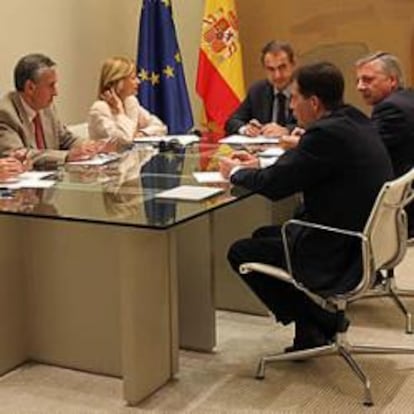 Zapatero y Van Rompuy exigen acelerar el pacto para evitar el contagio a España