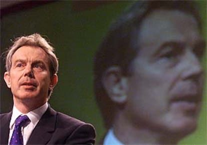 Tony Blair transmite su condena a los atentados de EE UU.
