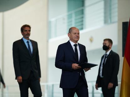 Olaf Scholz, poco antes de anunciar una rebaja del IVA del gas, este jueves en Berlín.