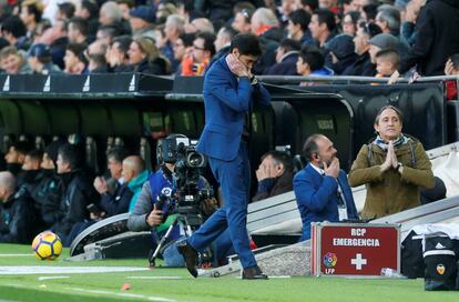 El entrenador del Valencia, Marcelino Garca Toral, tras marcar equipo madridista.