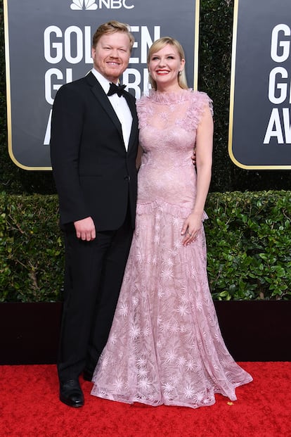 Kirsten Dunst posó junto a su marido, el también actor Jesse Plemons.