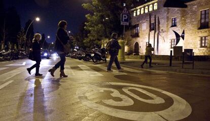 'Zona 30' en el barrio de Les Corts de Barcelona.