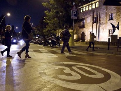 'Zona 30' en el barrio de Les Corts de Barcelona.
