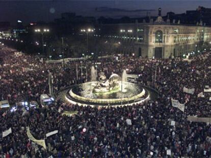 Aspecto de la manifestación a su paso por Cibeles.