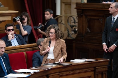 La consejera de Cultura de la Generalitat, Sònia Hernández, esta semana en el pleno del Parlament.