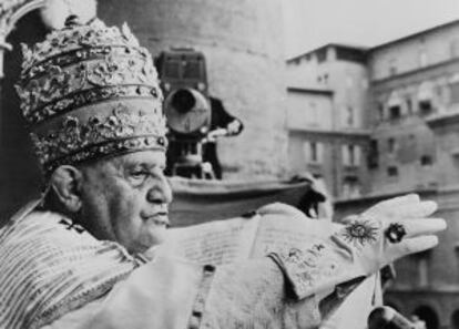 El Papa Juan XXIII, durante su ceremonia de entronización el 4 de noviembre de 1958.