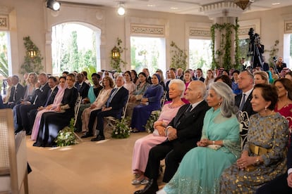 El palacio de Zahran ha sido el lugar escogido para celebrar la ceremonia religiosa del primogénito de los reyes jordanos. El mismo palacio en el que hace 30 años contrajeron ellos matrimonio.