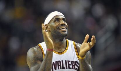 LeBron James en un partido de los Cavaliers de Cleveland.