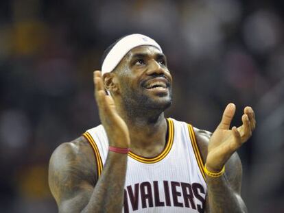 LeBron James en un partido de los Cavaliers de Cleveland.