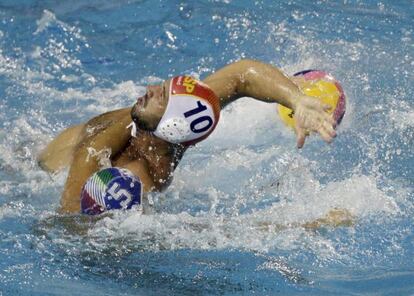 Felipe Perone, defendido por Alex Giorgetti