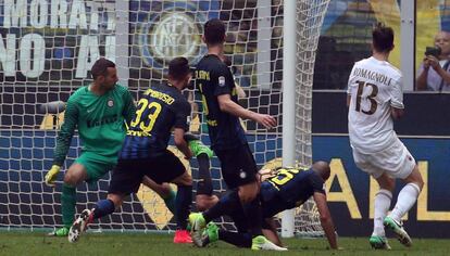 Alessio Romagnoli marca el primer gol del AC Milan.