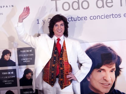 El cantante Camilo Sesto, durante la presentación de una serie de actuaciones en Madrid el 6 de julio de 2010.