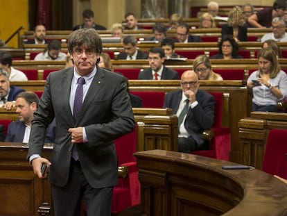 Carles Puigdemont, en el Parlamento catalán en la votación de la ley de transitoriedad, el pasado septiembre.