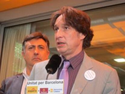 Jordi Portabella, acompañado de Joan Puigcercós, presidente de ERC, tras la derrota electoral.