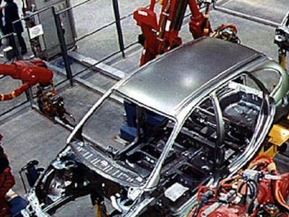 Imagen de la cadena de montaje en una fábrica de Renault.