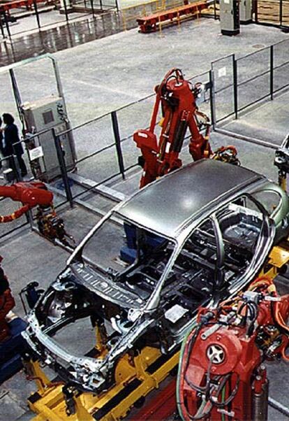 Imagen de la cadena de montaje en una fábrica de Renault.