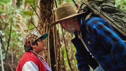 Hunt for the wilderpeople

“Hazle a tus ojos, orejas y rostro el favor de ir a verla. Increíble filme”, dijo Ryan Reynolds. “Una de las mejores películas que he visto en mucho tiempo”, secundó Chris Hemsworth. Y lo mejor es que todos los halagos que se puedan escribir sobre esta genialidad australiana se quedan cortos.