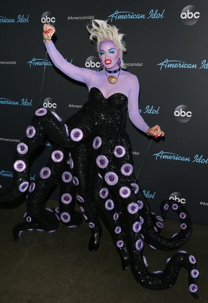 Cualquier excusa parece ser buena para disfrazarse, al menos para Katy Perry. En abril de 2019, la cantante se ponía en la piel de Úrsula, el malvado personaje de 'La Sirenita', para acudir a la grabación en Los Ángeles de 'American Idol', programa de talentos del que es jueza.