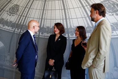 Carlos Núñez, presidente de PRISA Media; Eugenia de la Torriente, directora adjunta de EL PAÍS; Mónica Ceberio, directora adjunta de EL PAÍS; y Pablo Guimón, redactor jefe de la sección de Sociedad de EL PAÍS.