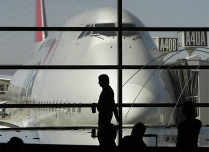 Imagen de archivo del aeropuerto de Detroit. La IATA prevé que el sector cierre 2009 con más pérdidas.