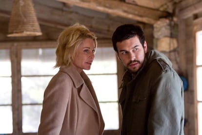 Belén Rueda y Mario Casas, en 'Ismael'.