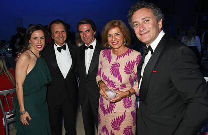 Ana Aznar, Emerson Fittipaldi, Jose María Aznar, Ana Botella y Alejandro en un evento de la Formula E en Londres en 2016.