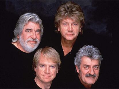 Graeme Edge, John Lodge, Ray Thomas y Justin Hayward (de arriba abajo y de izquierda a derecha).
