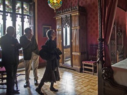 El dormitorio de Antoni Amatller recibiendo las primeras visitas.