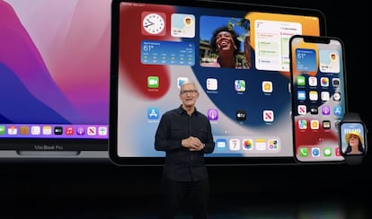 Tim Cook en la keynote de apertura de la WWDC 2021.