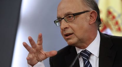 Crist&oacute;bal Montoro, tras el Consejo de Ministros.