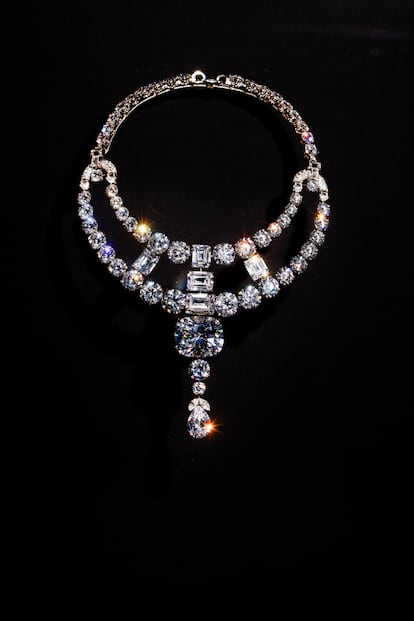 Collar Toussaint diseñado por Jacques Cartier en 1931 para el marajá de Nawanagar. Su réplica apareció en Ocean’s 8.