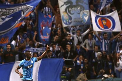 Jackson Martínez celebra el 1 a 0.