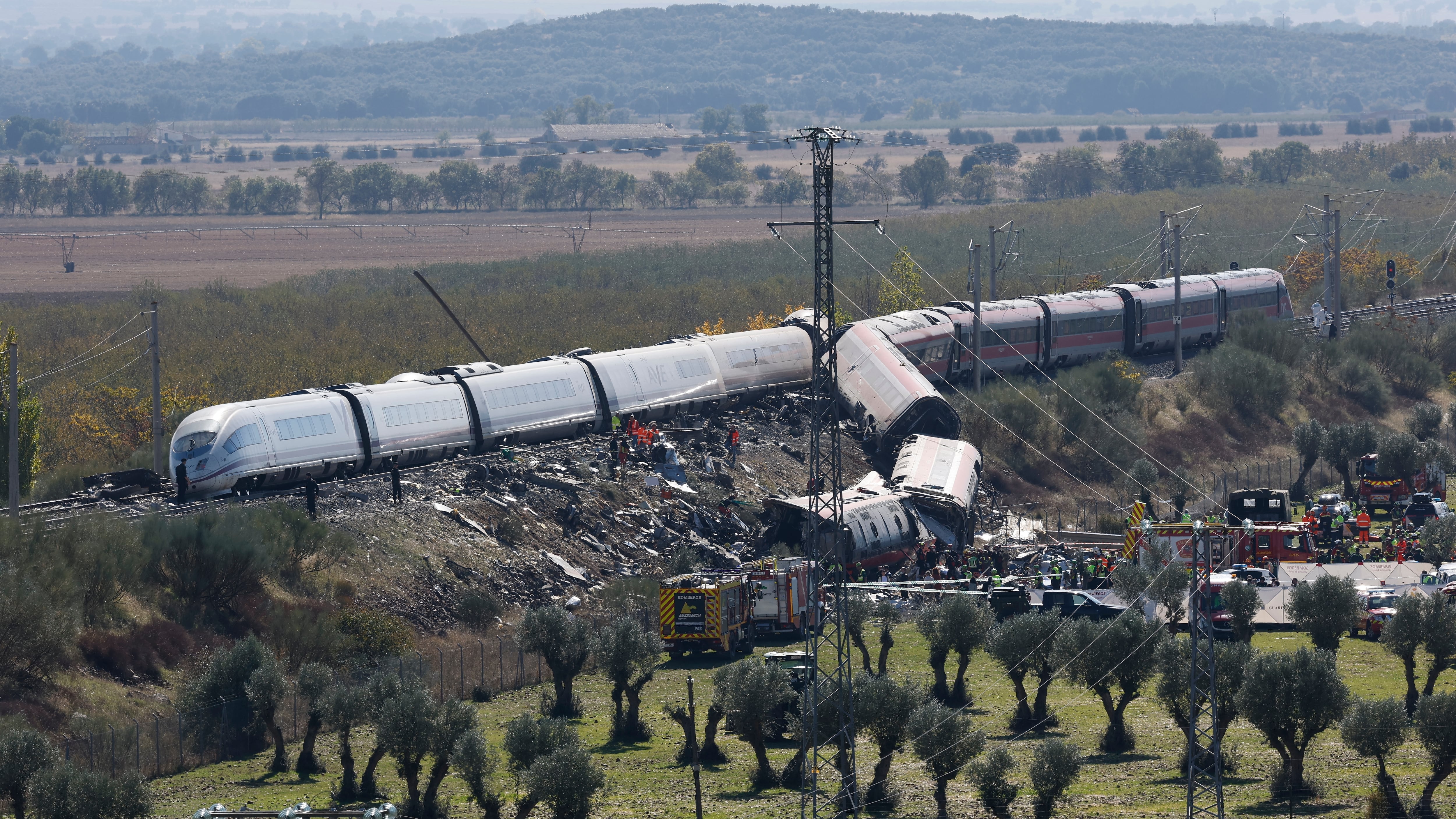 El accidente de trenes en Toledo, grabado a vista de dron: las imágenes que no se vieron a pie de campo