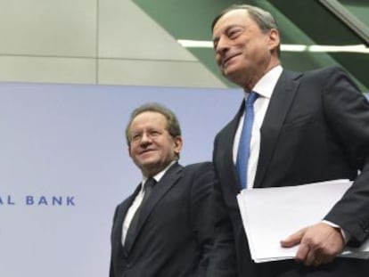 El presidente del BCE, Mario Draghi, y su vicepresidente, V&iacute;tor Constancio