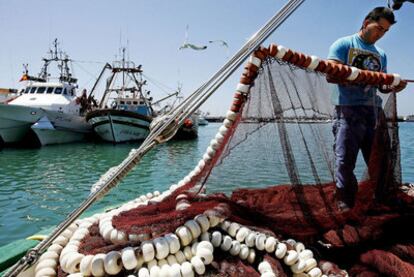 Imagen de archivo de la flota pesquera del puerto de Barbate, en Cádiz.