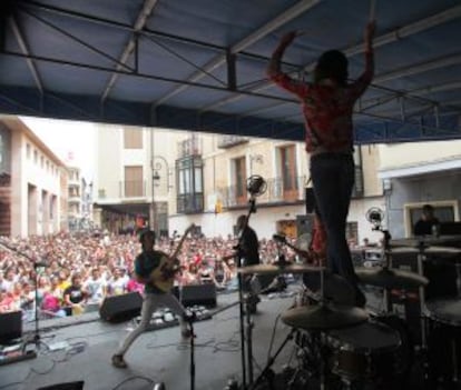 Sidonie, durante su actuación de ayer a mediodía.