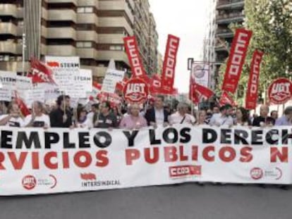 Manifestación ayer en Murcia contra las políticas de ajustes del gobierno regional.