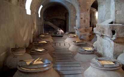 Bullas, a menos de 20 km de Caravaca, alberga tesoros como el Museo del Vino, ubicado en una antigua bodega del siglo XIX. 