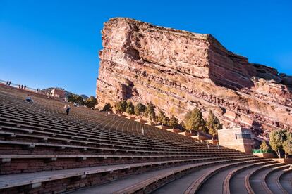 Las gradas del anfiteatro Red Rocks, en Denver (EEUU).
